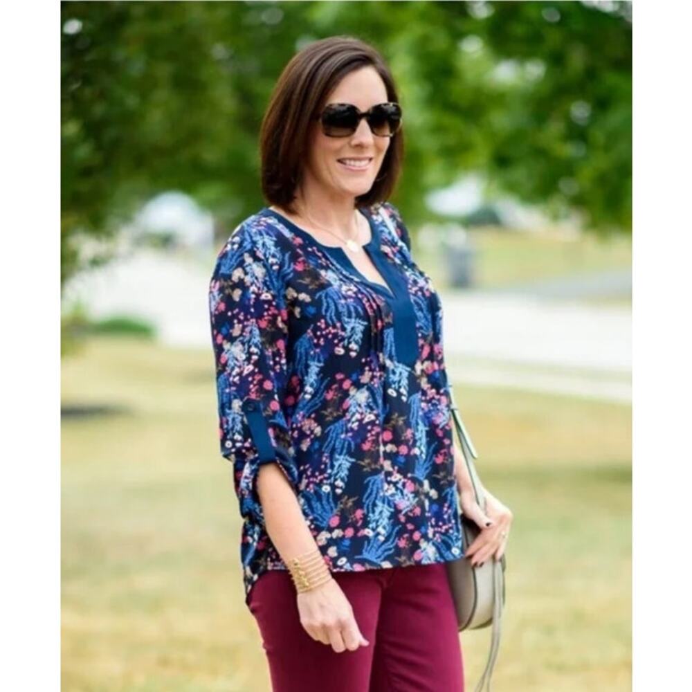 Collective Concepts Navy Floral 3/4 Roll Tab Sleeve Split Neck Light Blouse L